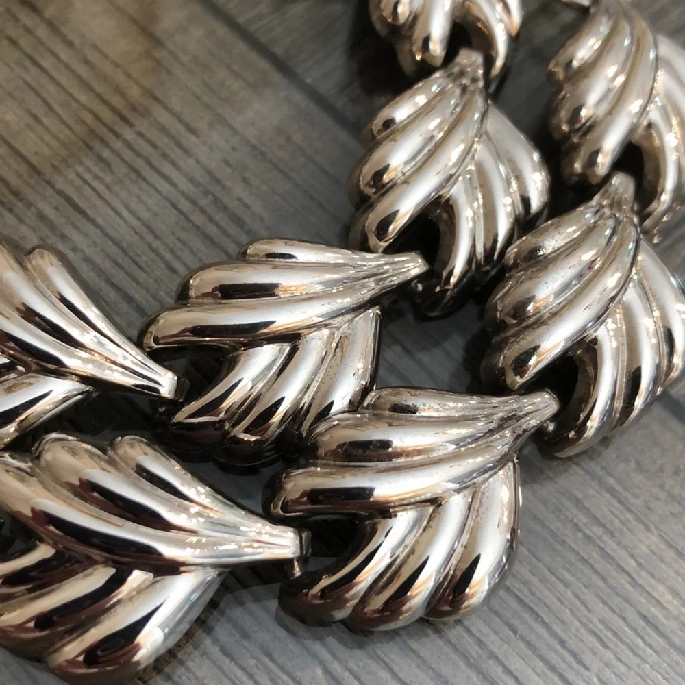 Vintage Silvertone Statement Necklace Leave or Shell Shapes - Picture 7 of 14